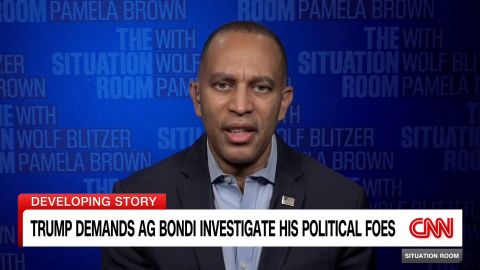 <p>House Democratic Leader Hakeem Jeffries talks with CNN's Wolf Blitzer and Pamela Brown about the looming government shutdown. He also weighs in on President Trump telling Attorney General Pam Bondi to prosecute his political opponents.</p>