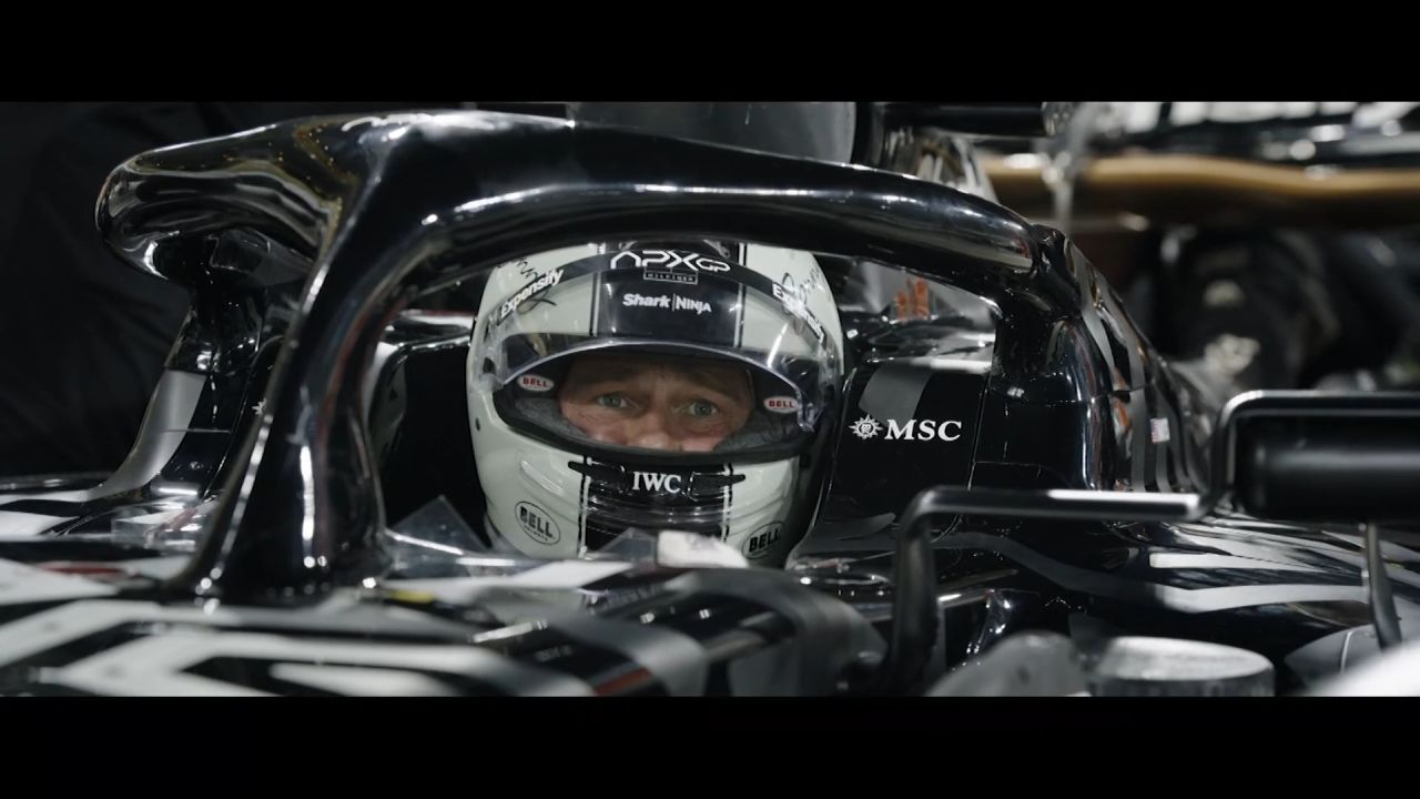 <p>La película “F1”, con escenas grabadas en el Autódromo de los Hermanos Rodríguez, tiene un nuevo adelanto disponible; Joe Mangianello, coprotagonista de “Nonnas”, encontró en la película una conexión con la salsa siciliana de su abuela; y una subasta de artículos de “Thomas & Friends” beneficiará a la Sociedad Nacional de Autismo del Reino Unido. Clara López con las noticias de entretenimiento del Minuto Hollywood. </p>