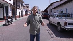 <p>El endurecimiento de las políticas migratorias impulsadas por el presidente Donald Trump causó altibajos en el flujo de remesas durante los primeros meses de 2025 en algunas regiones de México, donde ese dinero enviado desde EE.UU. representa el principal sustento económico para muchas familias. Rey Rodríguez habló con residentes de Tonatico, Estado de México, quienes contaron cómo se han visto afectados por este flujo irregular de las remesas.</p>
