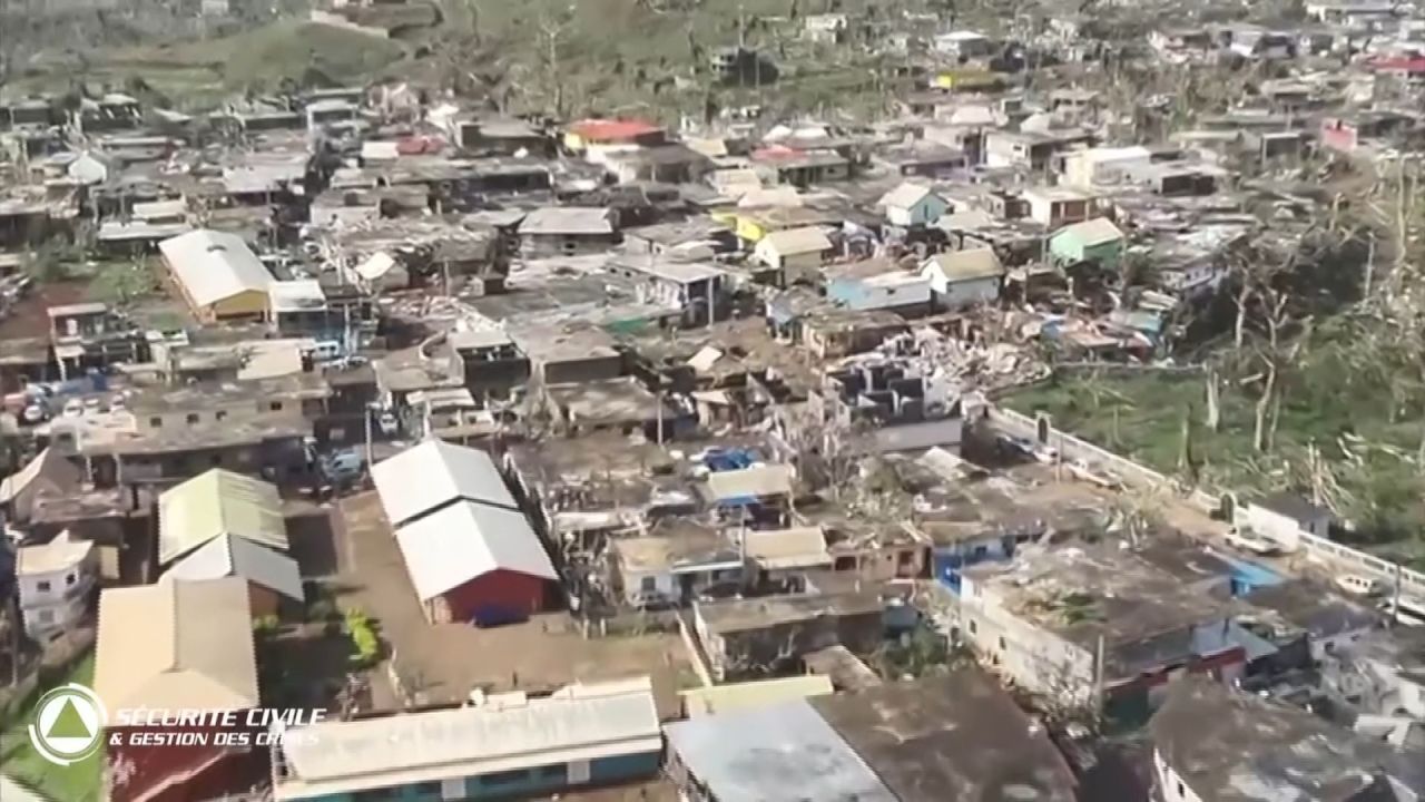 <p><a href="https://cnnespanol.cnn.com/2024/12/16/clima-y-tiempo/como-bomba-atomica-mayotte-destruccion-generalizada-tras-ciclon-trax">El paso del ciclón Chido en el archipiélago francés de Mayotte</a>, en el océano Índico, ocasionó graves daños edilicios y dejó al menos 11 muertos, aunque las autoridades esperan que el número sea mucho mayor. Las imágenes captadas por un dron muestran la devastación en la zona.</p>