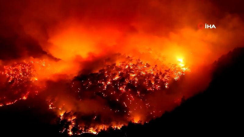 https://media.cnn.com/api/v1/images/stellar/videothumbnails/72622270-39575232-generated-thumbnail.jpg?c=16x9&q=w_800,c_fill