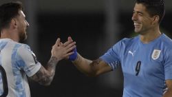 <p>Luis Suárez anunció que el partido frente a Paraguay por las eliminatorias será el último de su carrera con la selección uruguaya, tras recorrer 17 años de trayectoria con éxitos y logros importantes. Este es el mensaje que le dedicó su amigo, Lionel Messi.</p>