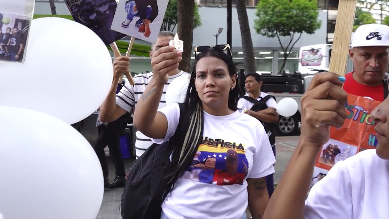 <p>Una mujer venezolana afirma que las autoridades inmigratorias de Estados Unidos intentaron <a href=