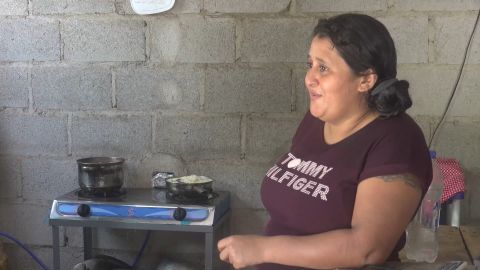 <p>A mother decided to voluntarily return to Honduras fearing President Donald Trump's immigration crackdown. CNN's Polo Sandoval reports.</p>