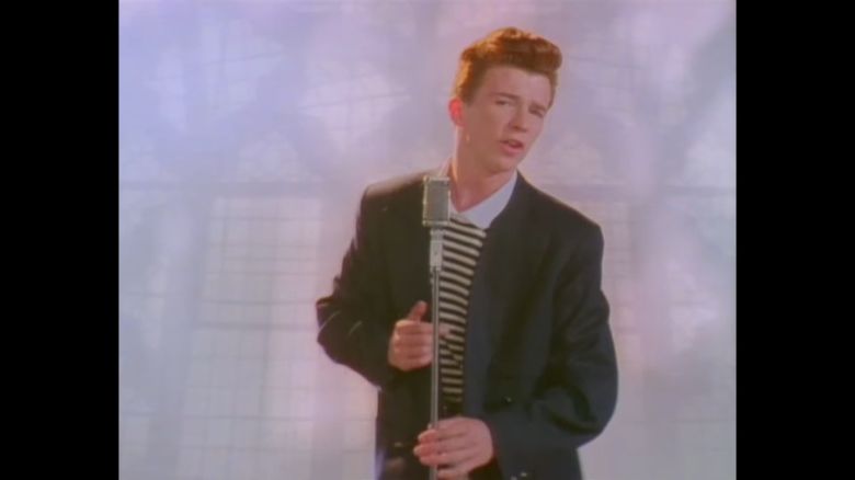 <p>El hit “Never Gonna Give You Up” alcanza la marca de reproducciones en Spotify con la ayuda de una broma en internet; un primer vistazo a la película “Downton Abbey: The Grand Finale”, y Mark Hamill dice que para él, se terminó Luke Skywalker. Clara López con las noticias de entretenimiento en el Minuto Hollywood.</p>
