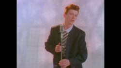 <p>El hit “Never Gonna Give You Up” alcanza la marca de reproducciones en Spotify con la ayuda de una broma en internet; un primer vistazo a la película “Downton Abbey: The Grand Finale”, y Mark Hamill dice que para él, se terminó Luke Skywalker. Clara López con las noticias de entretenimiento en el Minuto Hollywood.</p>