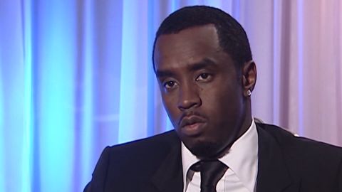 <p>Esta semana hay novedades en el juicio penal federal contra el productor musical Sean "Diddy" Combs. Además, Kim Kardashian testificará este martes en el caso de un robo armado que sufrió en París en 2016. Estas son las noticias de entretenimiento del Minuto Hollywood, con Clara López.</p>