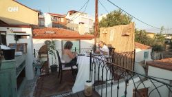 <p>The 2 Kisilik restaurant in the Turkish seaside town of Ayvalik only has room for 2 people but its founder is convinced it’s an idea that works.</p>