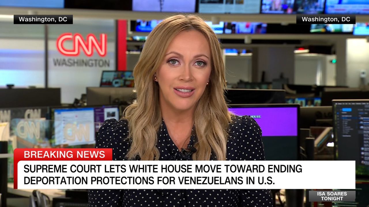 <p>The US Supreme Court gives the Trump administration the green light that would allow it to potentially deport hundreds of thousands of Venezuelans, CNN’s Paula Reid reports. </p>