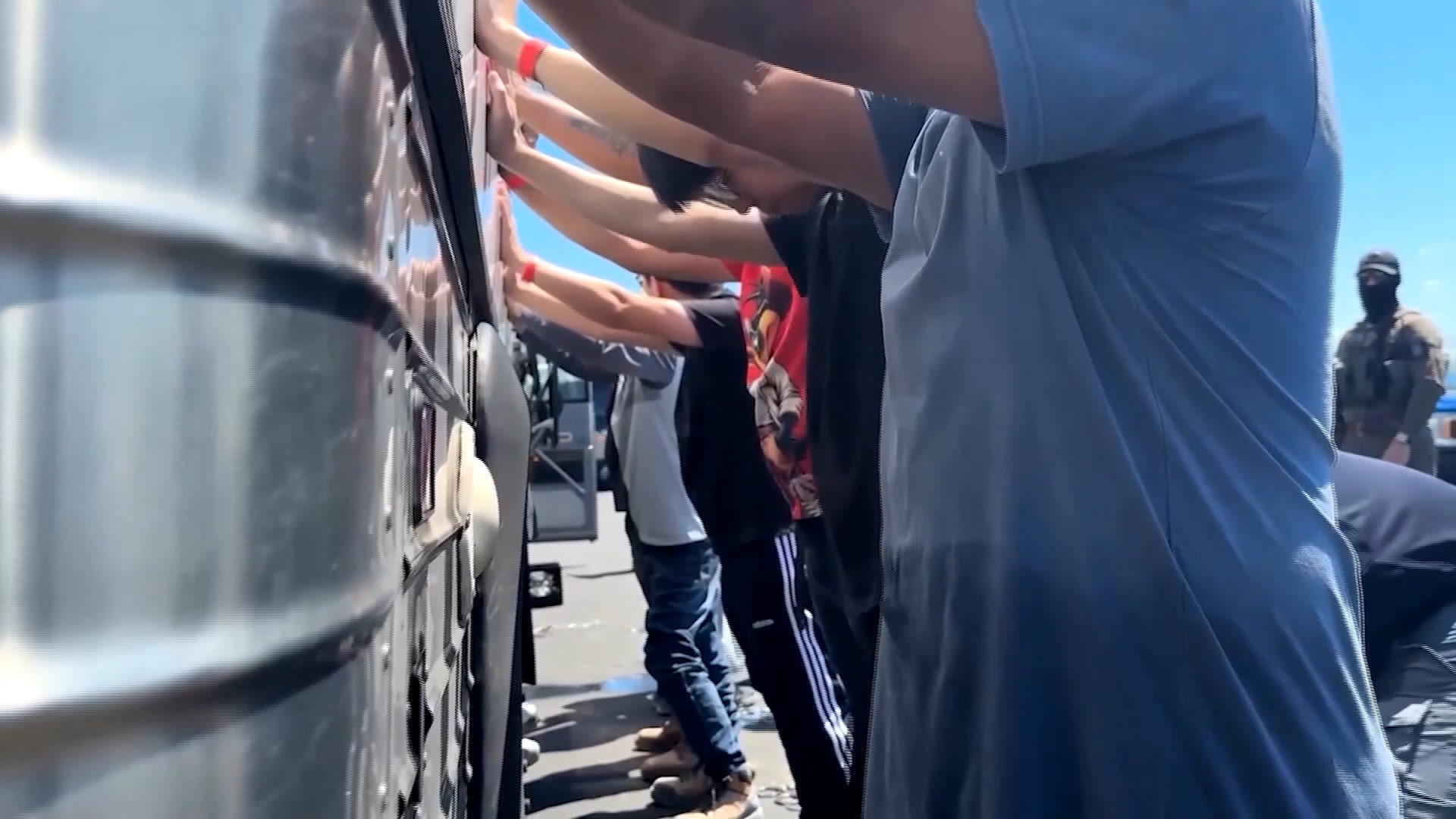 clipped thumbnail -  - CNN ID 21930709 - 00:00:03;03