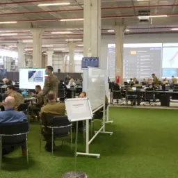 ایالات متحده مرکز هماهنگی‌ای در جنوب اسرائیل برپا کرده تا مراحل بعدی طرح آتش‌بس غزه، شامل تلاش بازسازی برنامه‌ریزی‌شده و ورود کمک‌های بشردوستانه، را مدیریت کند. اورن لیبرمن از سی‌ان‌ان از داخل این مرکز خبر می‌دهد.