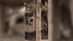 <p>Clarissa Ward, de CNN, está en las calles de Darayya, Siria, donde los residentes se han quedado con miles de millones de dólares en destrucción tras más de una década de violento conflicto en el país.</p>