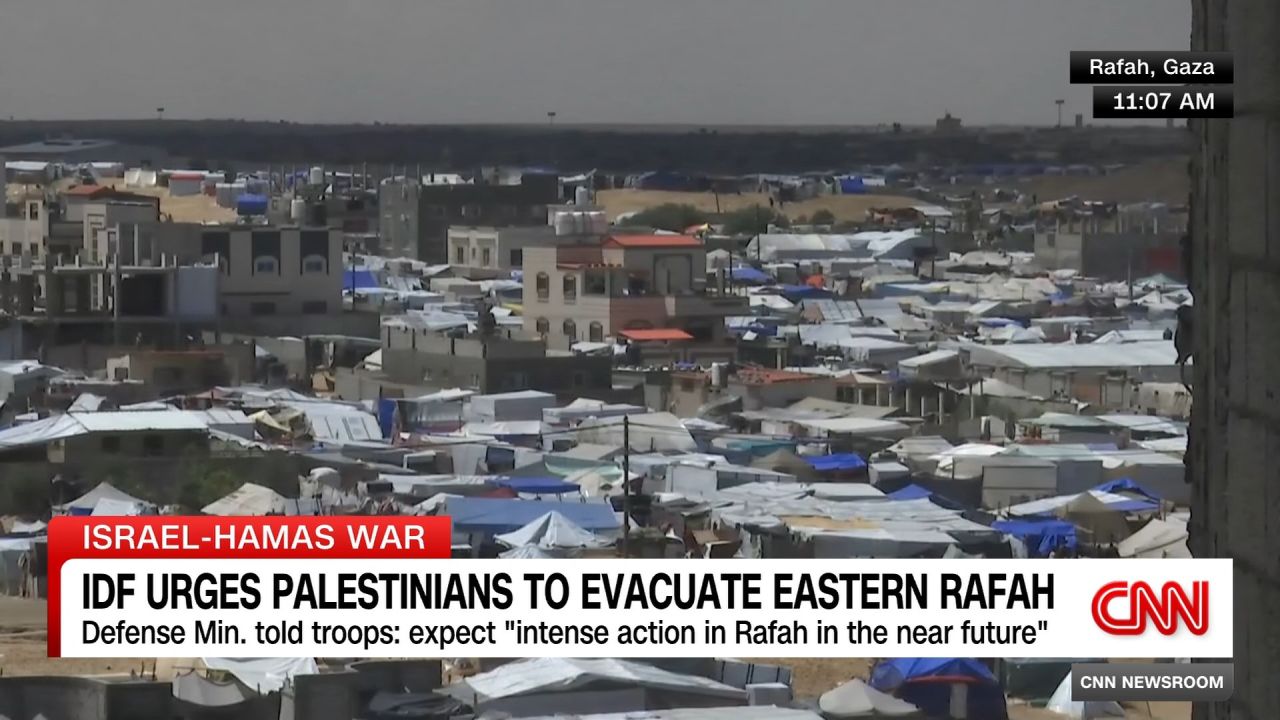 <p>Israel's military has issued a call for residents of eastern Rafah to "evacuate immediately." CNN's Max Foster discusses the danger civilians are facing with Scott Anderson, Director of UNRWA Affairs in Gaza. </p>