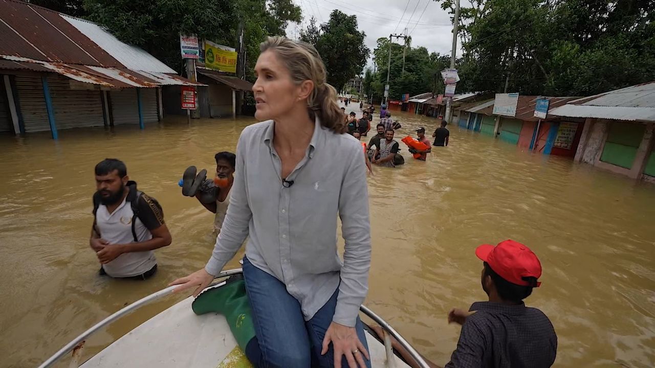 <p>CNN’s Anna Coren reports from a rescue boat run by volunteers who were bringing aid to people affected by flooding in Bangladesh. The CNN team were on their way to remote locations on a mission to pick up people who were not able to flee on foot themselves.</p>